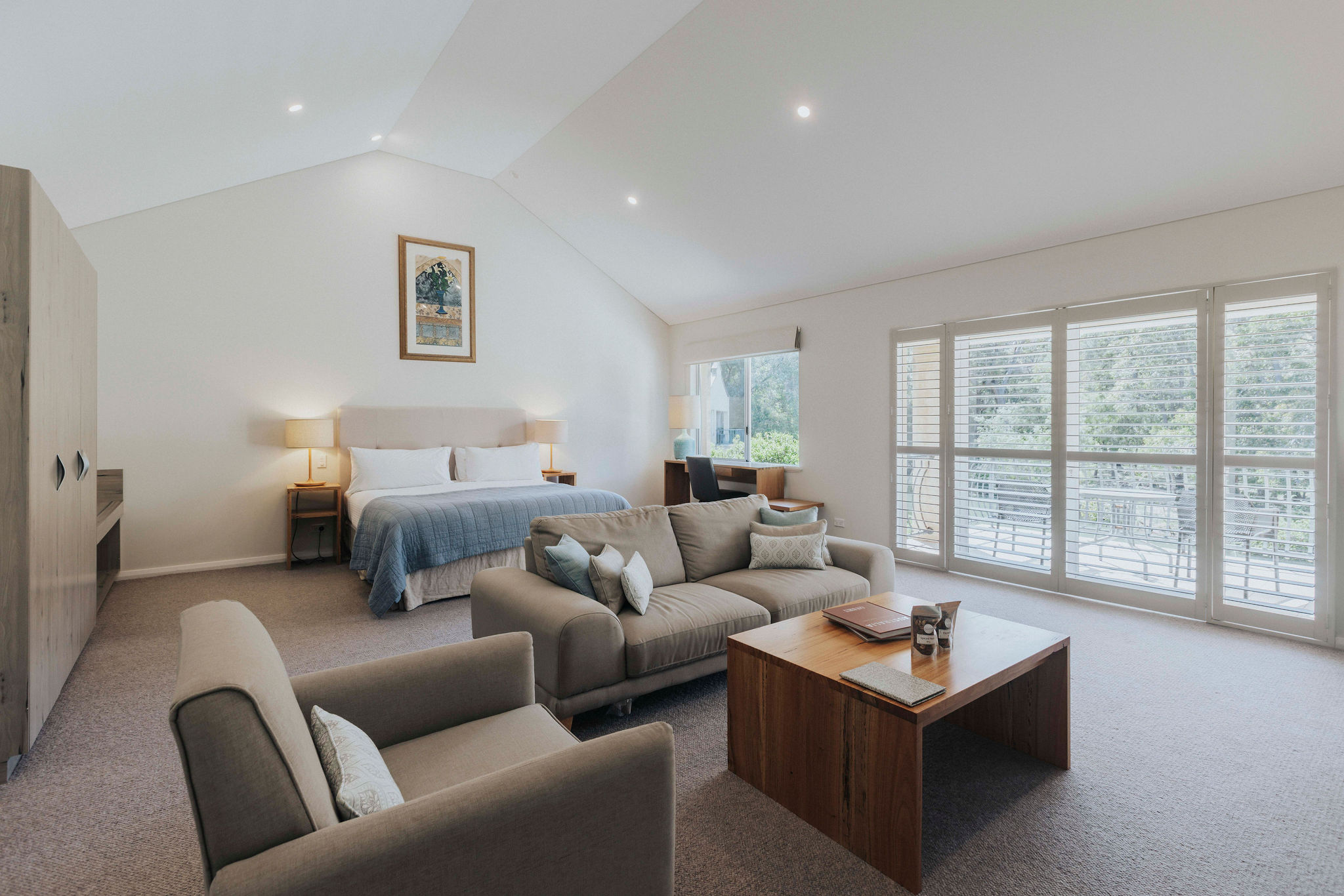 Lakeside Room living area